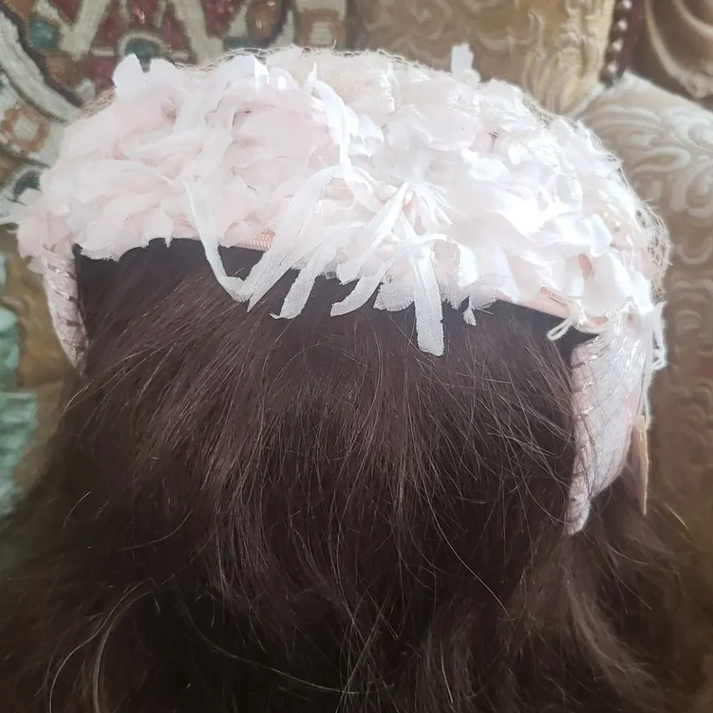VNTG Elegant 1920's Soft Pink Hat - Picture 3 of 13
